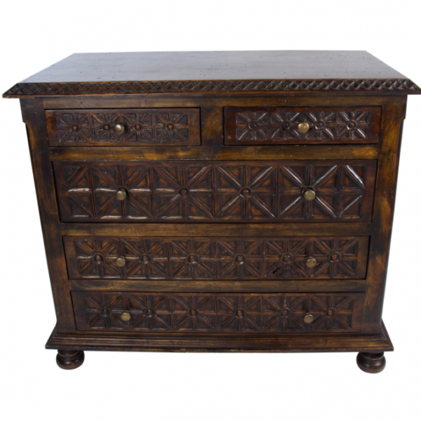 Laci dan lemari dengan aksen ukiran